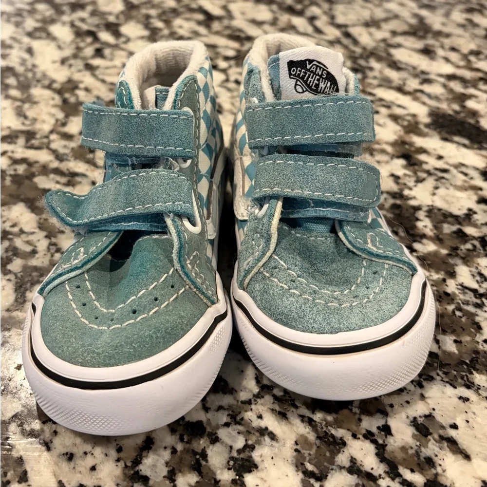 Vans - Picture 2 of 5